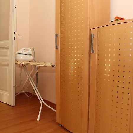 7k - Lazenska Apartment *
