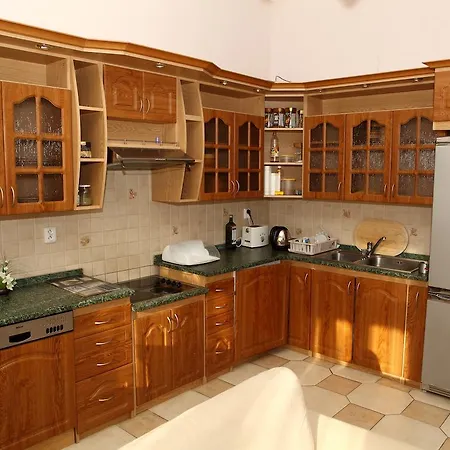 Apartment 7k - Lazenska